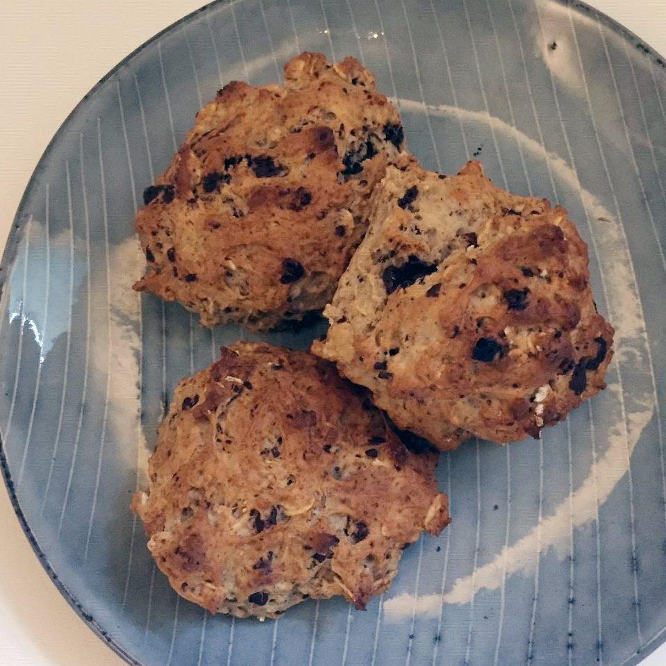 Scones med kanel og chokolade